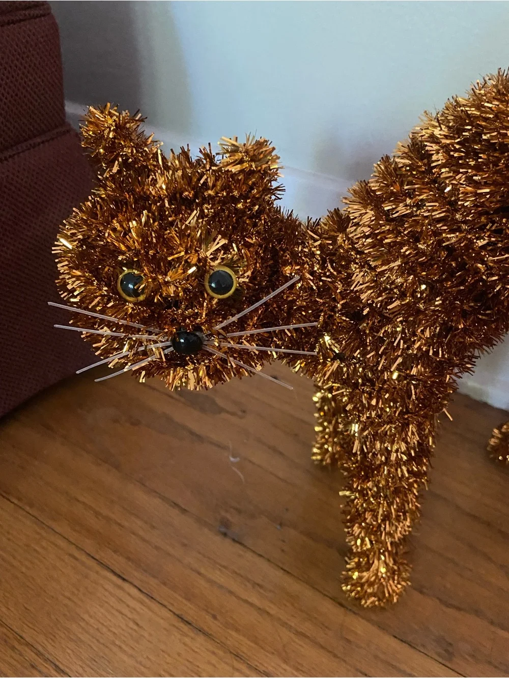 Halloween Orange Tinsel Cat Décor